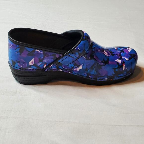 Dansko Women's Size 41 (US - 11) XP Blue Swirl Patent Marble Clog - Picture 7 of 9
